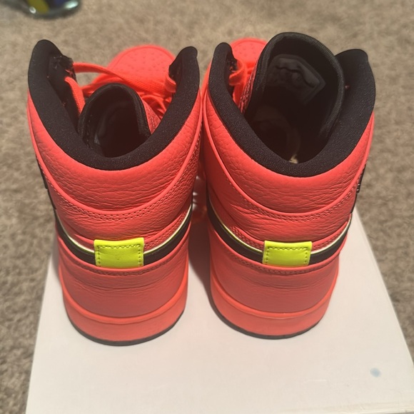 Women’s Air Jordan 1 retro high premium - Picture 6 of 9